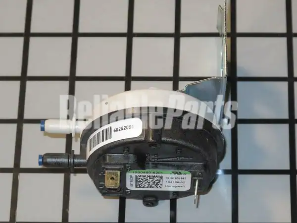 10U94 Goodman -.90"wc SPST Pressure Switch 1 10U94 Goodman -.90"wc SPST Pressure Switch OEM replacement part