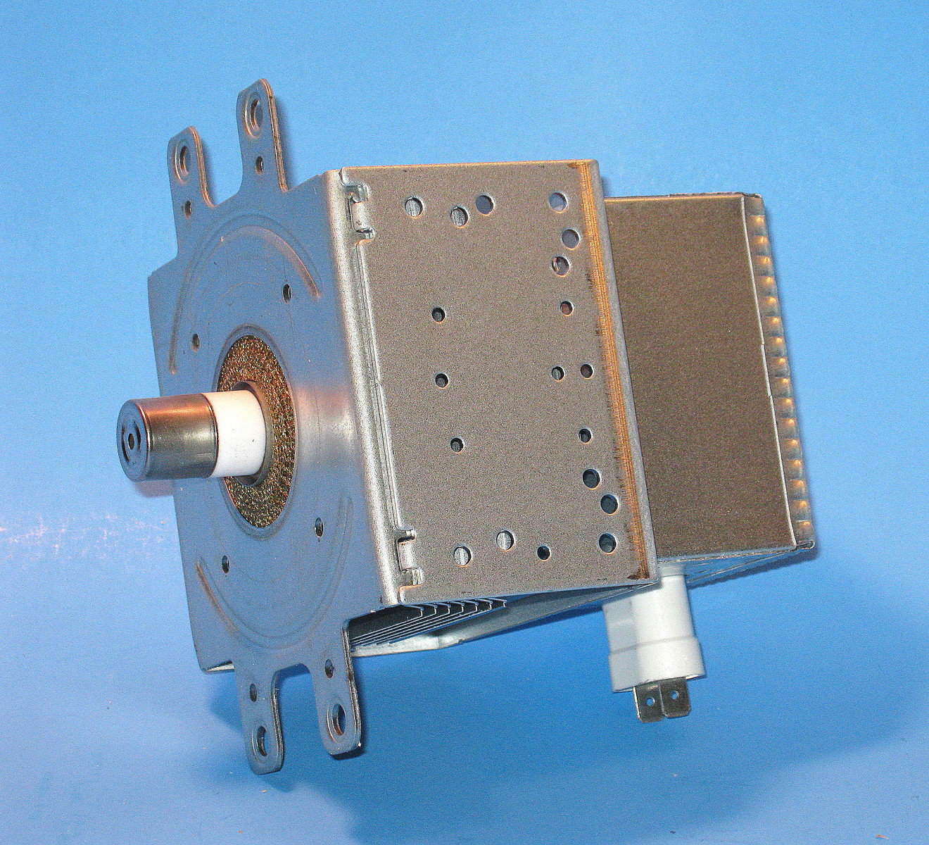 W10844213 - MAGNETRON