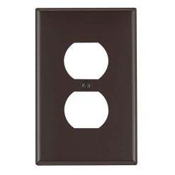 PLASTIC STANDARD DUPLEX RECEPTACLE WALL PLATE, BRO
